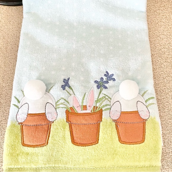 NWT SET OF 2 BUNNY TAIL Hand Towels - Picture 4 of 5